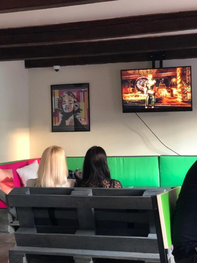 Lucky Hostel На Крещатике 키예프 외부 사진