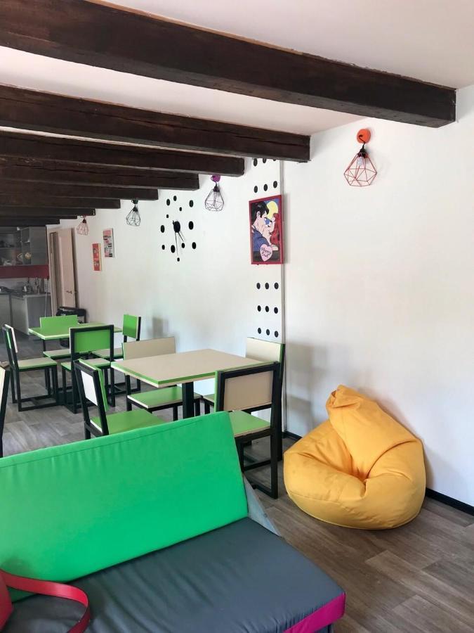Lucky Hostel На Крещатике 키예프 외부 사진