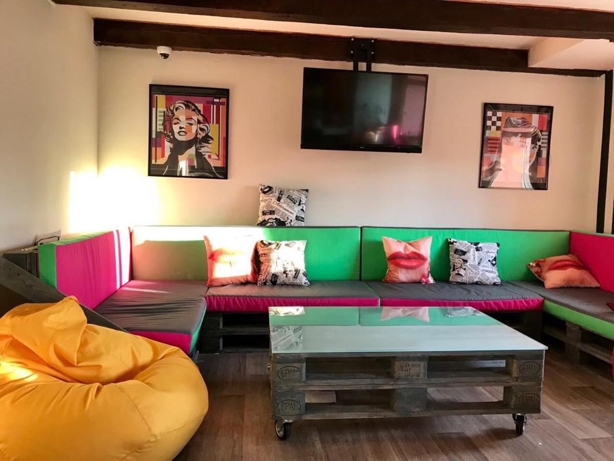 Lucky Hostel На Крещатике 키예프 외부 사진